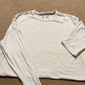 Old Navy Light Gray Long Sleeve Tee